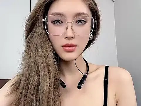 Freechat QiaoHui on StripChat