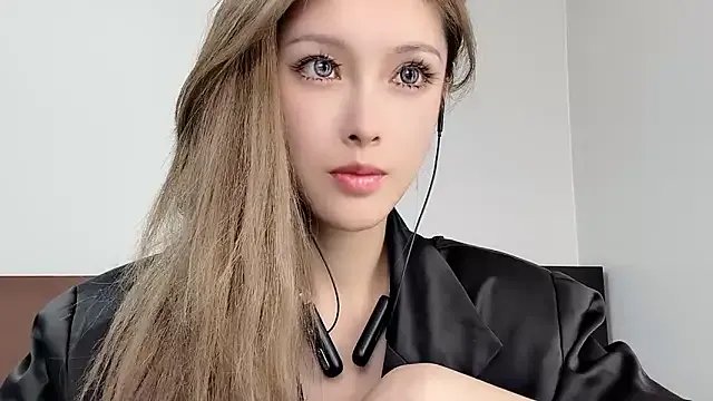 Freechat QiaoHui on StripChat