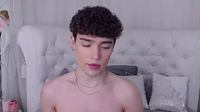 Freechat RobbyCharming on StripChat