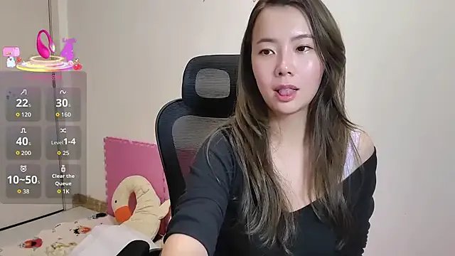 sallycui on StripChat 