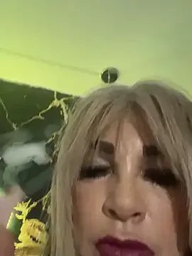 Freechat scarlett_sexx69 on StripChat