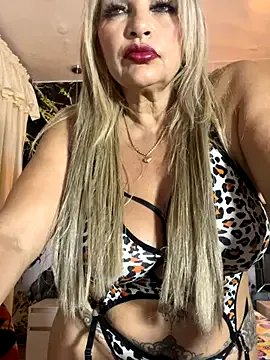 Freechat scarlett_sexx69 on StripChat