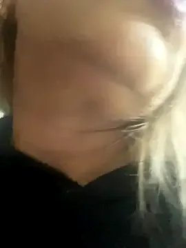 Freechat scarlett_sexx69 on StripChat