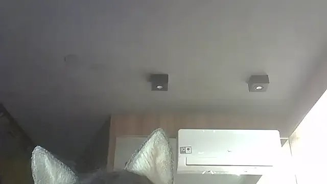 Freechat SkinnyKitten on StripChat