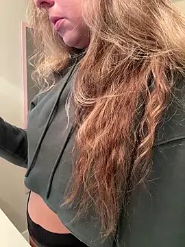 Freechat sophielove888 on StripChat