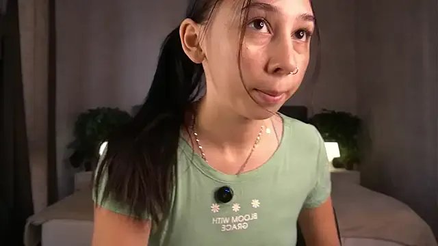 Sssonya on StripChat 