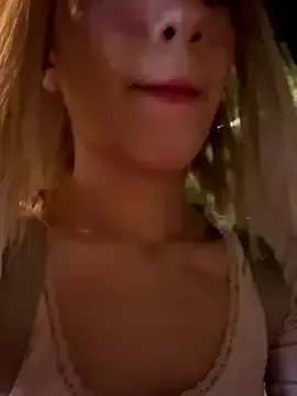 Group SweetBunnyGF on StripChat