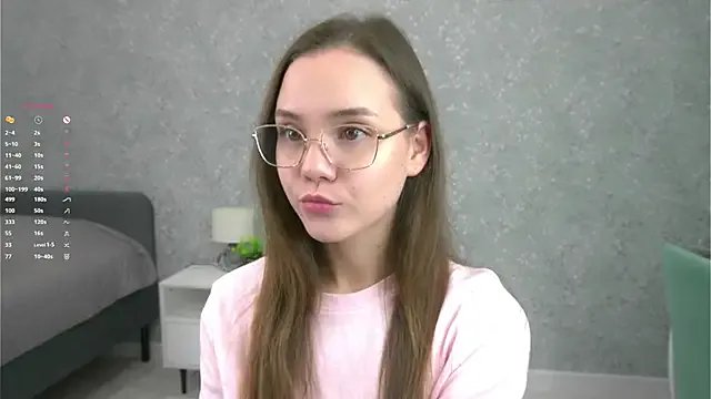 Freechat SweetSaraPie on StripChat