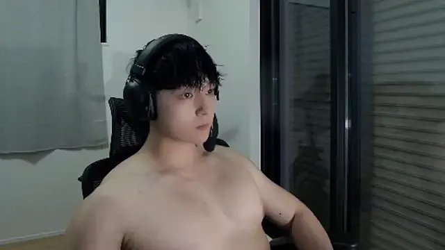 Freechat Tkcqcc on StripChat