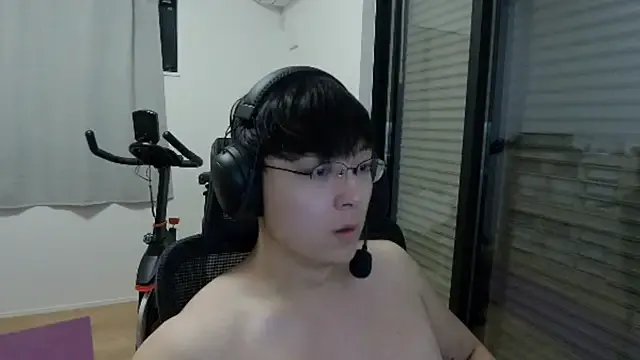 Freechat Tkcqcc on StripChat