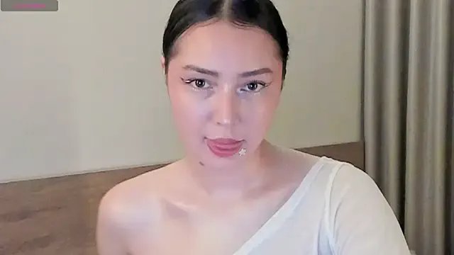 Group TongueLinn on StripChat