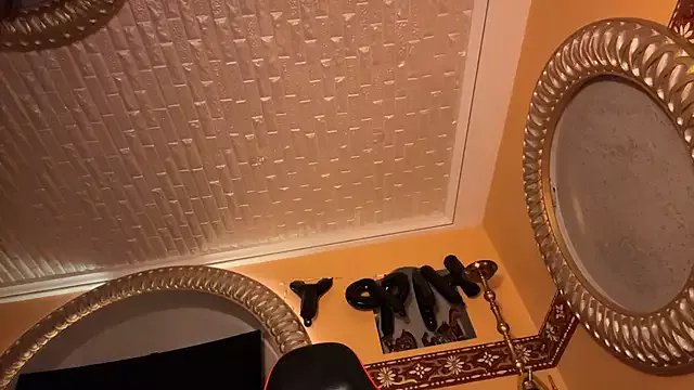 Group VICTORIA89 on StripChat