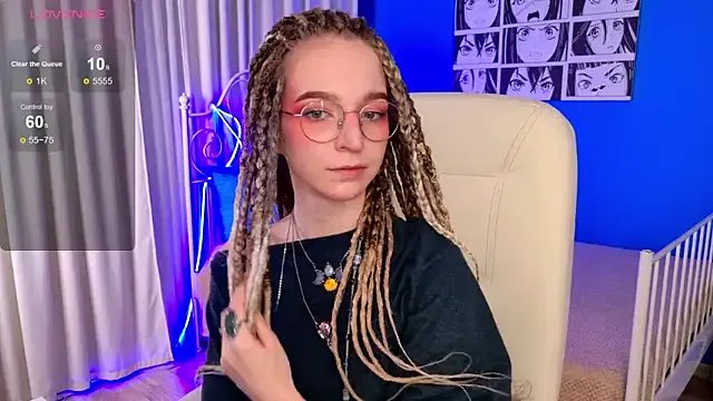 Freechat VioletShine on StripChat