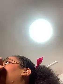 Yera_brown69 on StripChat