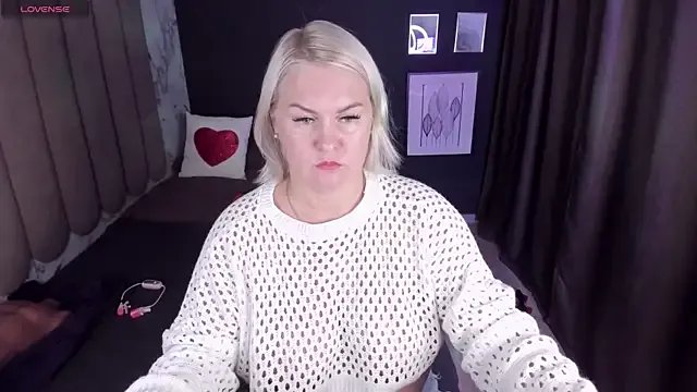 Freechat YolandaKiss on StripChat