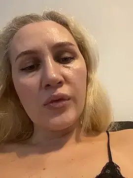 Private YourBlondee on StripChat