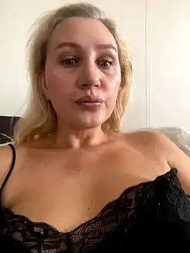 Private YourBlondee on StripChat