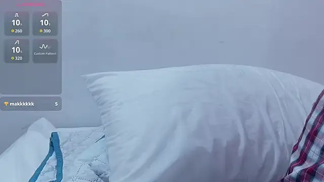 Freechat yourcuteneighbourr on StripChat