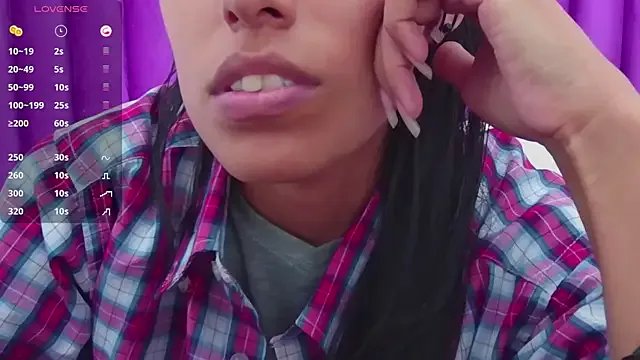 Freechat yourcuteneighbourr on StripChat