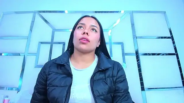 Freechat ZoeWan69 on StripChat