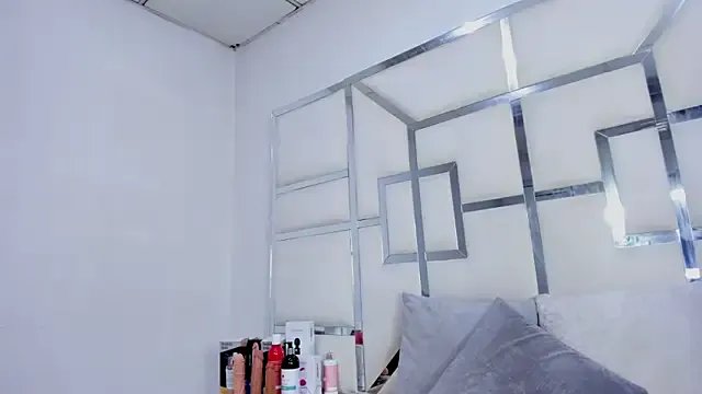 Freechat ZoeWan69 on StripChat