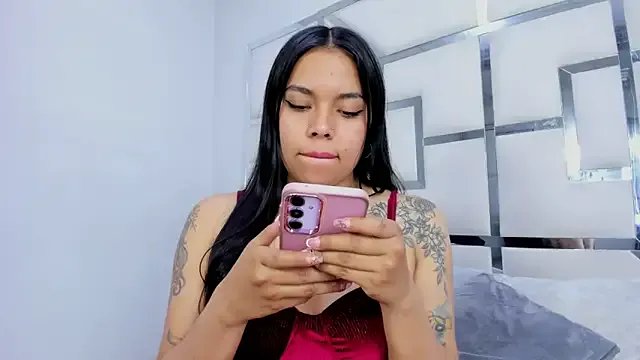 Freechat ZoeWan69 on StripChat